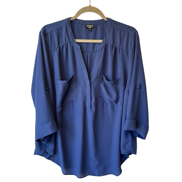 Torrid Harper 1 blouse 1X Blue V-neck 3/4 Roll tab sleeves Pockets Womens top - Picture 1 of 8